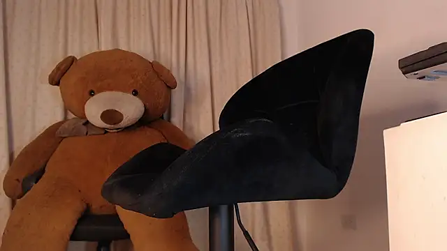 mistressbigcock777 webcam