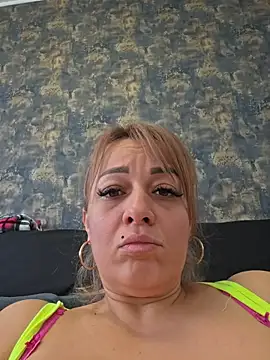 RuxyHuge42ETT webcam