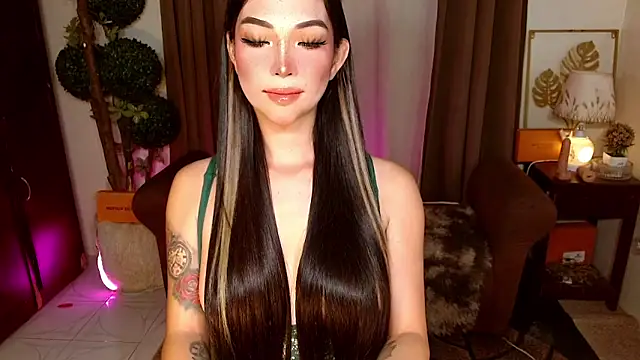 MouthWatering_Ayesha webcam