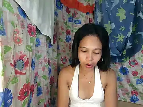 PinaySkinnyGirl webcam