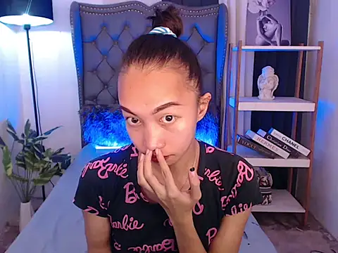 Sweet_kittyxx webcam