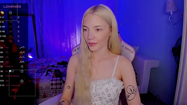 AnyaTaylor_ webcam