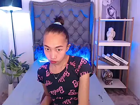 Sweet_kittyxx webcam