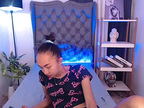 Sweet_kittyxx webcam