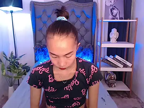 Sweet_kittyxx webcam