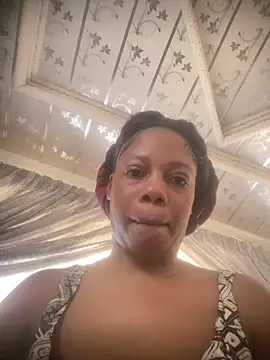 NAUGHTYSHALOTXX webcam