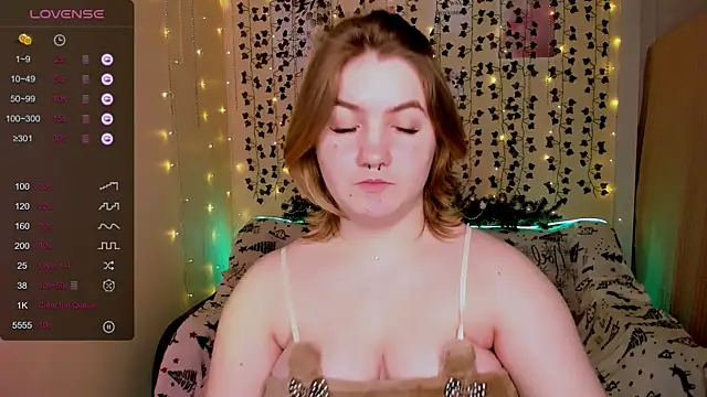 lovelyy_julia webcam