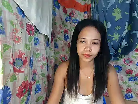 PinaySkinnyGirl webcam