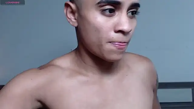 Liiamthompson webcam