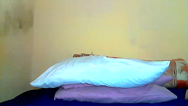 AnnabigpussyXO webcam