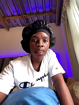 LuciousLips96 webcam