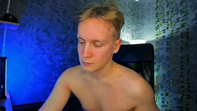AlexxSweet webcam