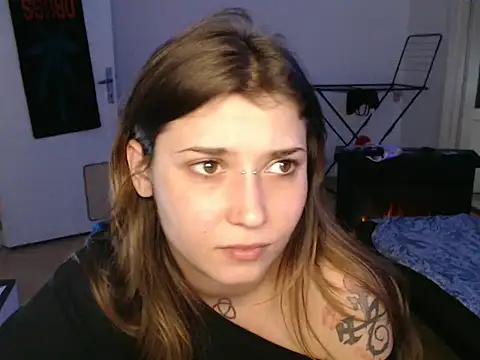 AlienforTwenty webcam