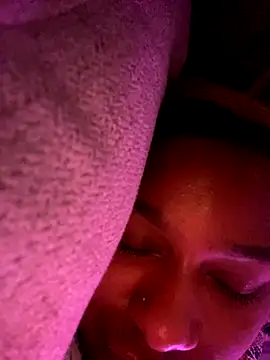 BigFineSelena webcam