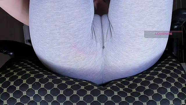 Cameltoe_squirt_inPants webcam