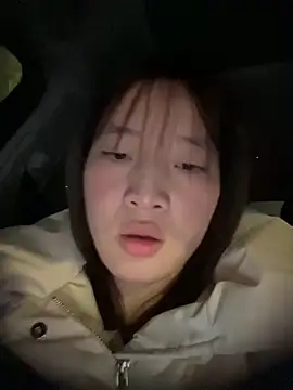 美女littleqiu在线直播