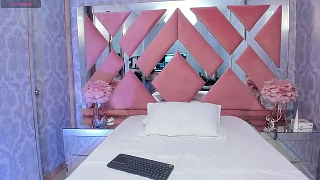 Saritasweet18 webcam