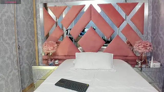 Saritasweet18 webcam