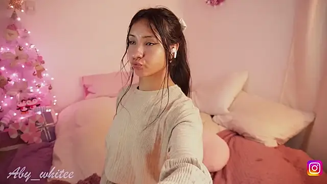 AbyWhitee webcam
