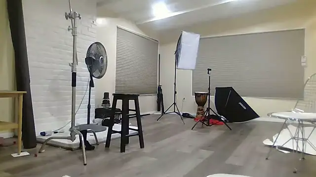 CryptoCamGirl webcam