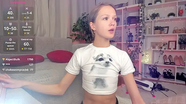 Kara_smalltits webcam