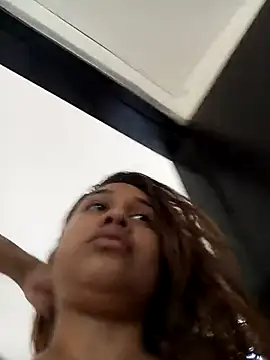 Webcam Model (StormiRose_)  is live.Free join now!