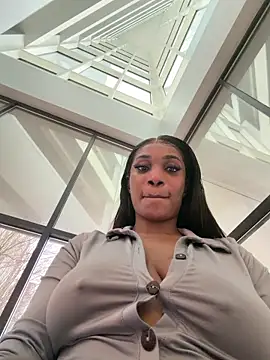 Webcam Model (___Nessa)  is live.Free join now!