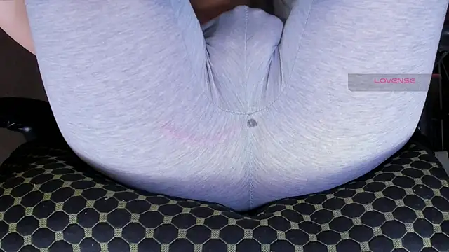 Cameltoe_squirt_inPants webcam