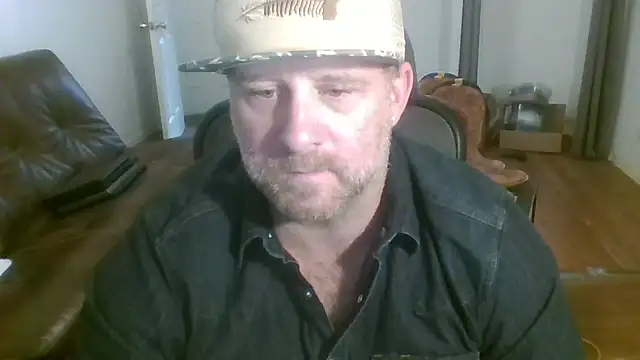 poundyouout69 (Ask my age) - pants down big cock out slangin