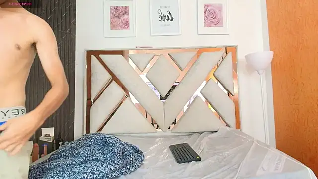 Antonella_And_Thiago webcam