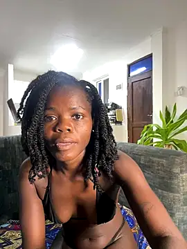 petiteebony_81 webcam