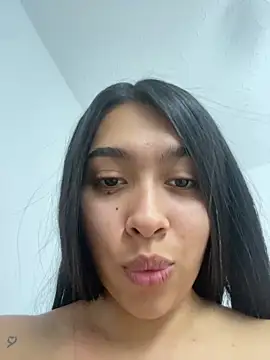 SweetLatiin_ webcam