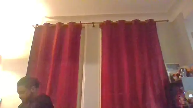 DildoPlayer33 webcam