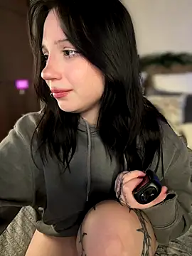 YourLittleDevil webcam