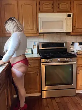 LittleMissEeve webcam