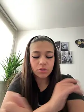Alyshanon18 webcam