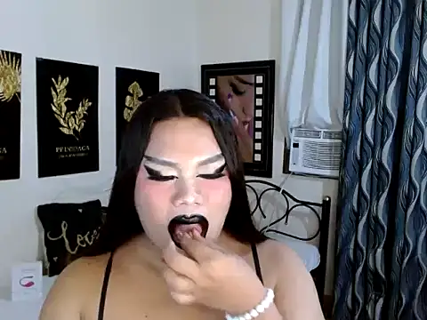 TSbrianaHugeCock webcam