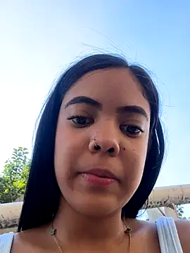 NAUGHTY_LITTLE_18 webcam