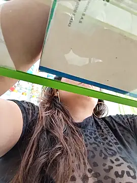 roxanasexy2025 webcam