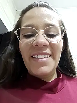 Isabella5_Brown_ webcam