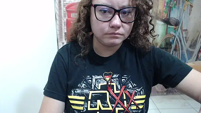 curly_greeneyed webcam