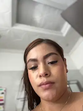 MayaMoanXXX webcam