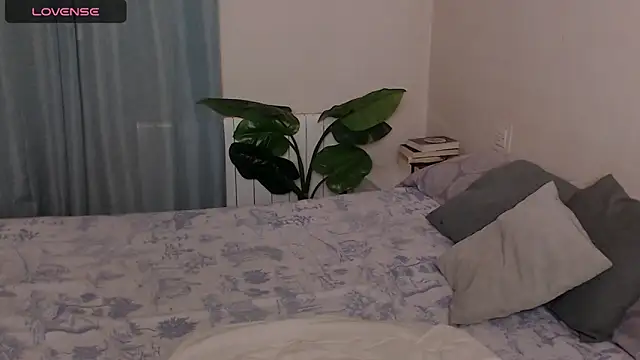 YourSpanishGoddess webcam