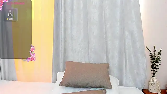 cherry_blossom77 webcam