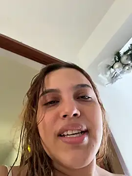 Webcam Model (Colibri_Centaura)  is live.Free join now!