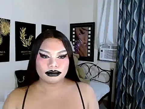 TSbrianaHugeCock webcam