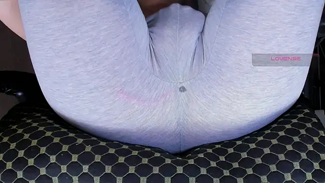 Cameltoe_squirt_inPants webcam