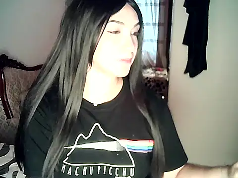 FallsForHerSmile webcam