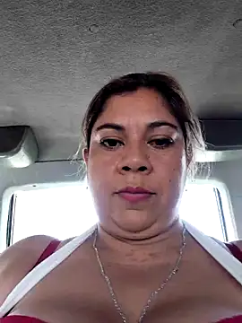 Laura-Hernandez webcam