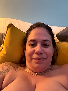 PrettyKittyMia webcam
